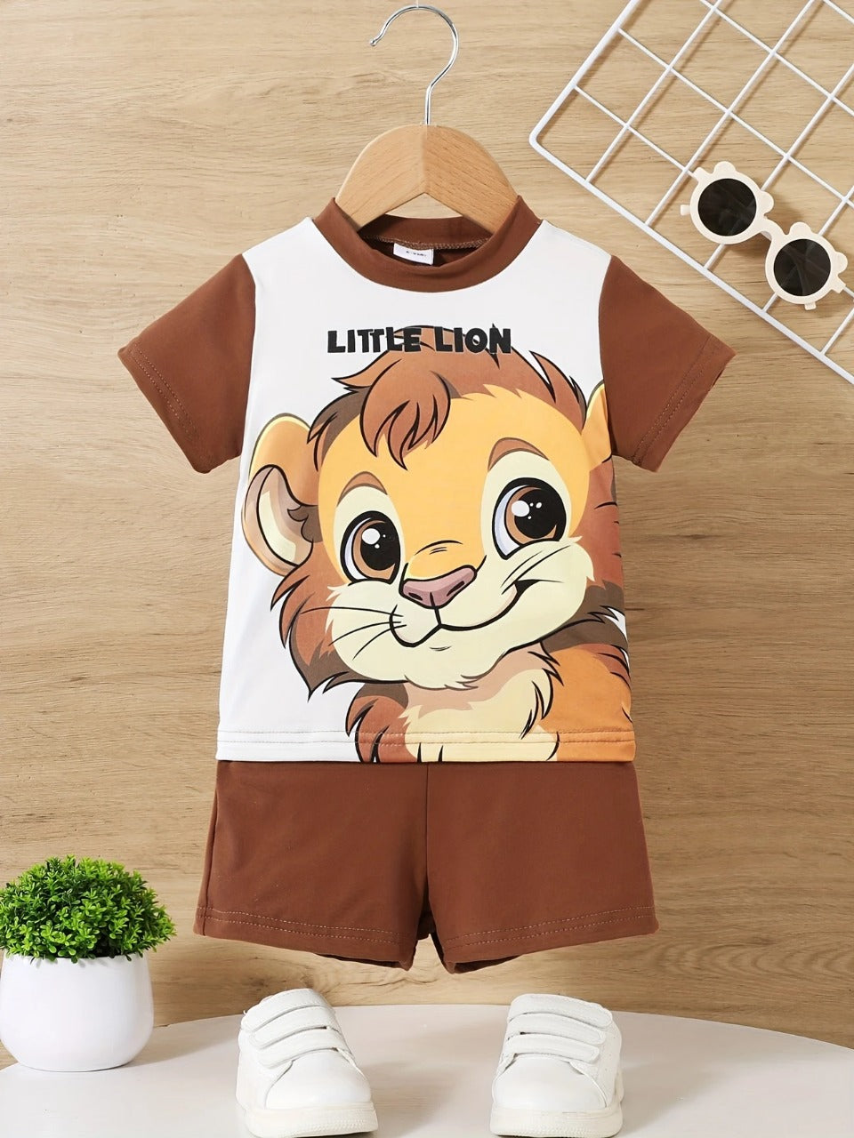 Little Lion Graphic Set
